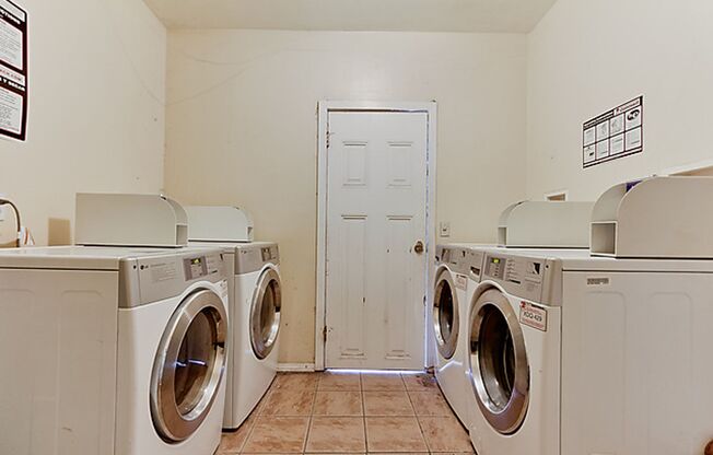 LARGE 1 BEDROOM WITH PRIVATE PATIO