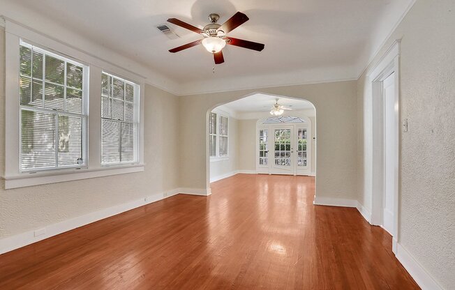128 Lake Ave