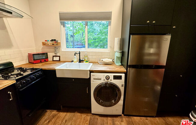 1 bed, 1 bath, 618 sqft, $1,900