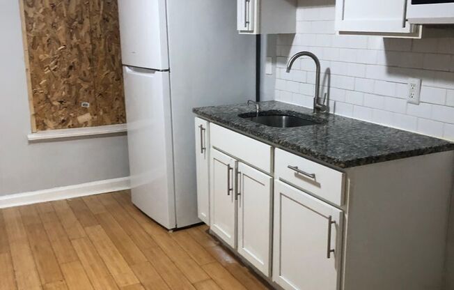 2 bedroom 1 bathroom recently renovated in Baltimore city