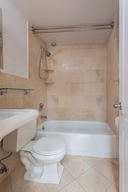 350 W 21st St #2