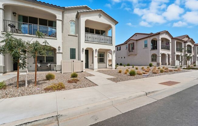 Like Brand New Luxurious Modern 3 Bedroom 2 Bath Townhome in Warner Meadow – Rare Rental Opportunity!