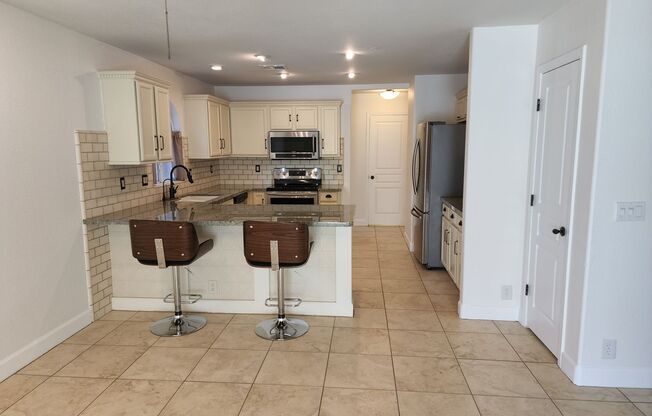 2 beds, 2.5 baths, $2,450, Unit Unit 1105