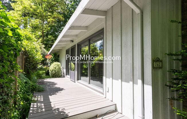 Charming 2BR in Sought After First Addition Neighborhood!