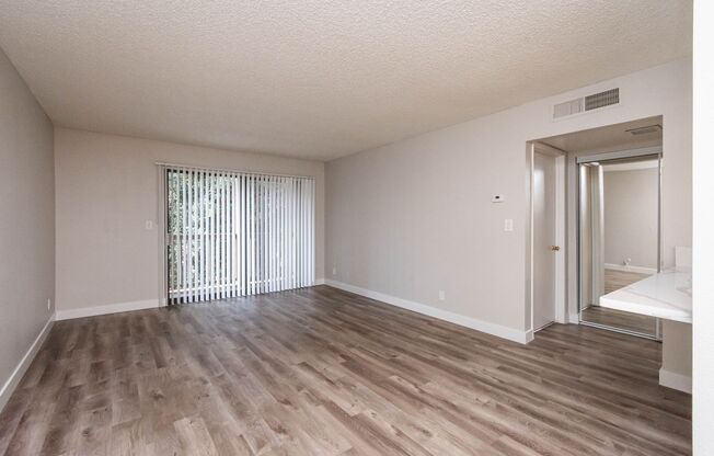 1 bed, 1 bath, 636 sqft, $1,700, Unit 310