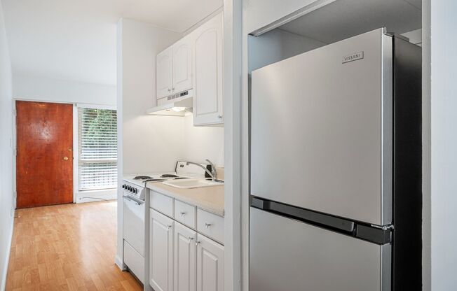 Studio, 1 bath, 355 sqft, $1,325, Unit 311