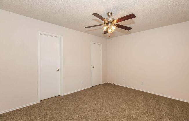 2 beds, 2 baths, 899 sqft, $1,189