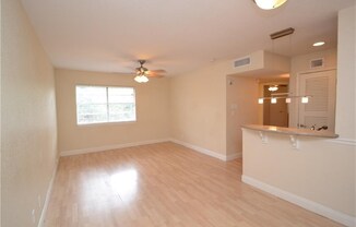 UT PRE-LEASE: 2 bd/ 1 ba North campus/Hyde Park Condo, Recently Updated