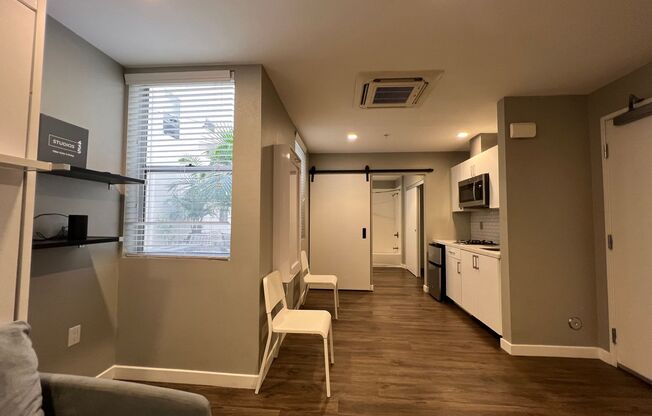 Studio, 1 bath, 188 sqft, $1,900, Unit 435-108