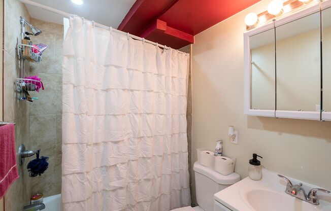 1122 E Passyunk Ave