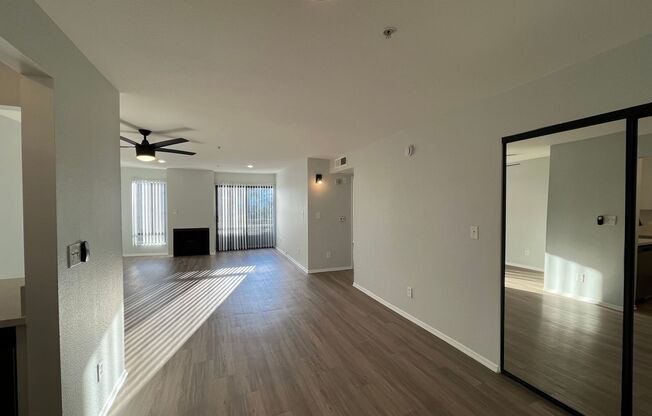 2 beds, 1.5 baths, 1,150 sqft, $1,998, Unit 305