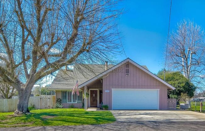 ***Beautiful 3 bed, 2 bath House on 1 Acre Lot in Ramona - Available 04/15***