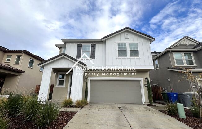 Beautiful Newer Folsom 4bd/2.5ba