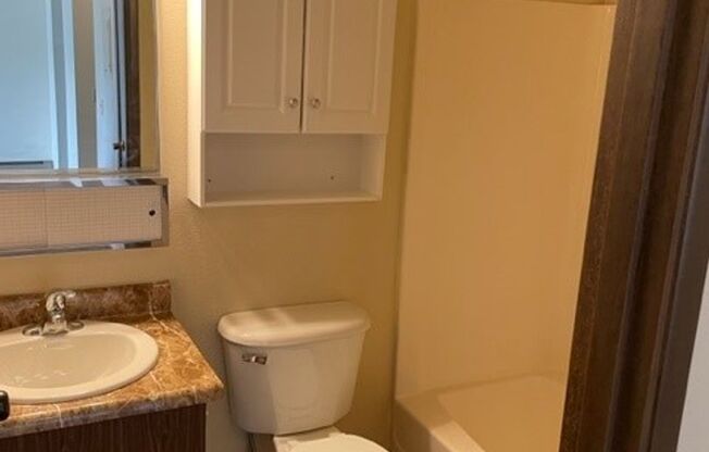 1 bed, 1 bath, $1,250, Unit 06