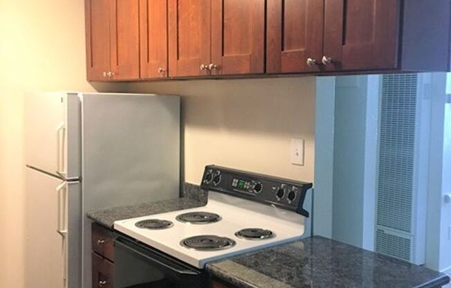 This is a large 2-bdr in a convenient, Freshly painted, updated kitchen counter tops and cabinets