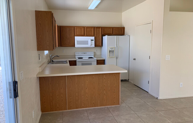 Very nice 3 bedroom 2 bath home in San Tan Valley