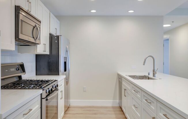 2 beds, 1 bath, 970 sqft, $2,795, Unit 302