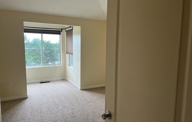 2 beds, 1.5 baths, 1,028 sqft, $2,450, Unit H305