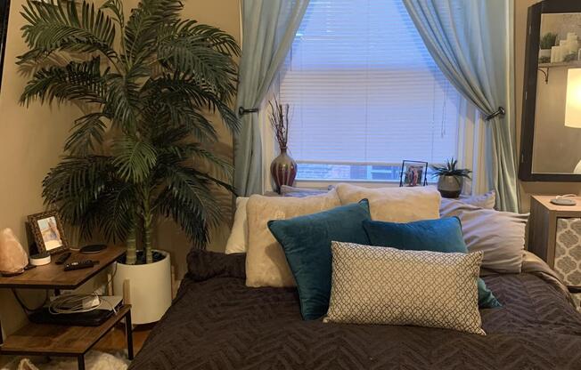 1 bed, 1 bath, $2,400, Unit 10