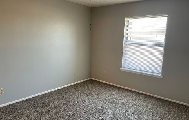 1 bed, 1 bath, 712 sqft, $725