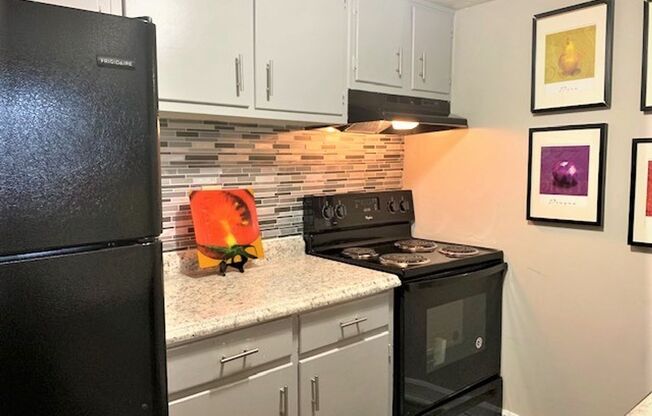2 beds, 1.5 baths, 950 sqft, $1,279, Unit I02