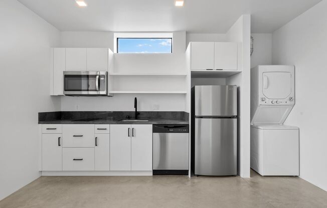 Studio, 1 bath, 347 sqft, $1,995, Unit Unit 15