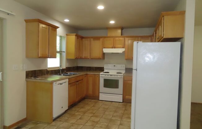 4 Bed/ 2.5 bath Two Story Home- In Barger Area!