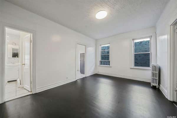 1 bed, 1 bath, $2,075, Unit 2F