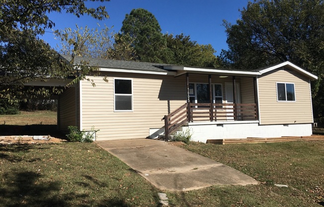 3 beds, 2 baths, $1,200