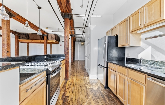 881 E 1 ST