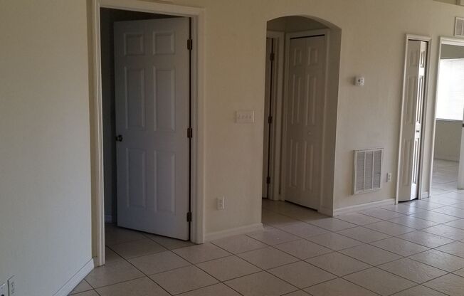 2 beds, 2 baths, $1,575, Unit 927 SE 14th Terr #4