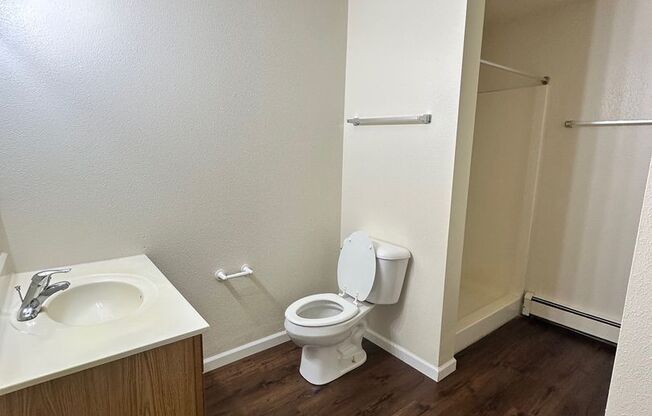 2 beds, 1 bath, 750 sqft, $1,150, Unit 3715-115