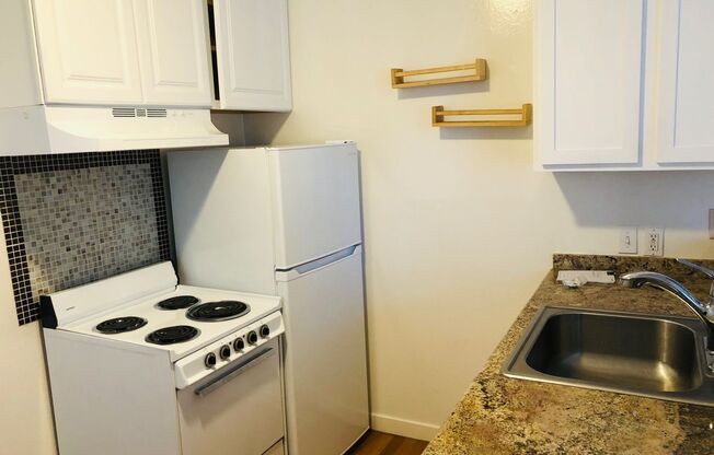 Studio, 1 bath, 260 sqft, $1,550, Unit 6