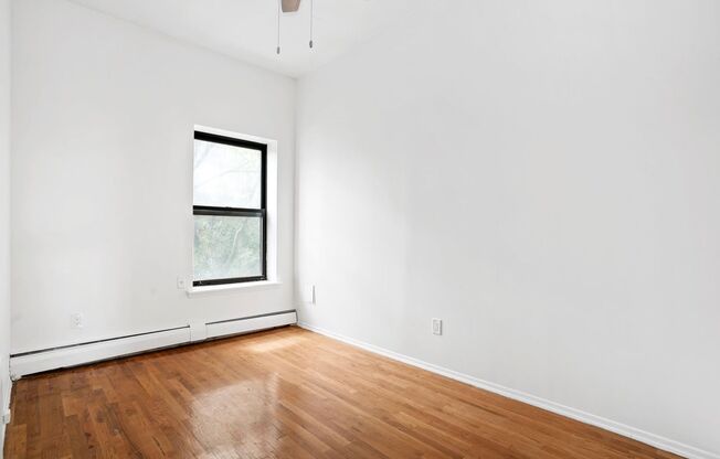 46 W 126 ST