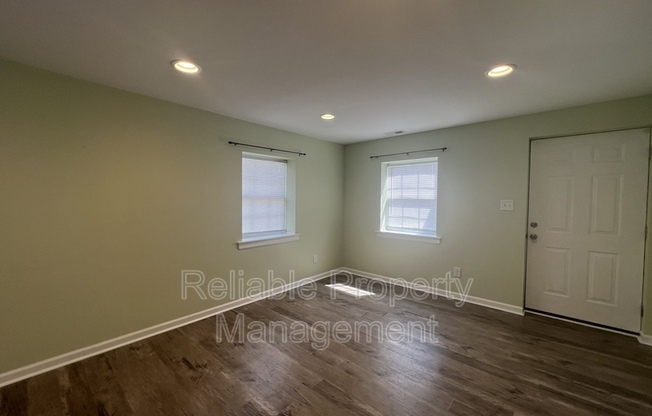 406 W FRONT ST