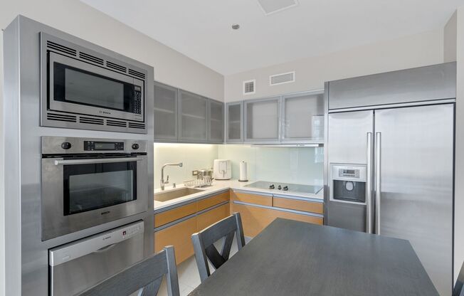 1 bed, 1 bath, 735 sqft, $2,750, Unit 2201