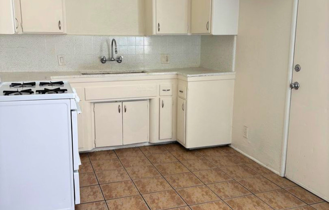 10942-10948 Crenshaw Blvd (Hexagon Eagles LLC)