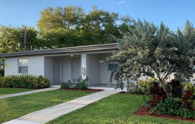 5819 Polk St Hollywood, FL 33021