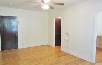 Studio, 1 bath, $1,050, Unit 04