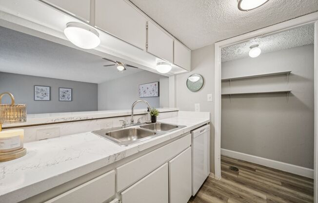 3 beds, 2 baths, 1,300 sqft, $1,239, Unit 83001