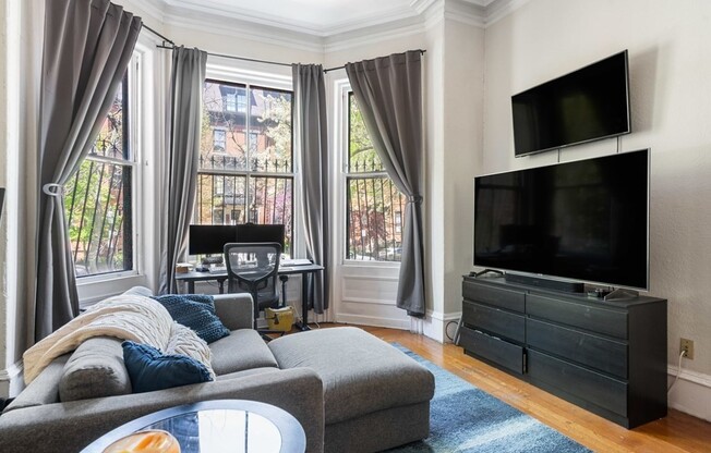296 Marlborough St 1