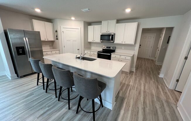 Beautiful 3 Bedroom, 2 Bath Pace Home available !!