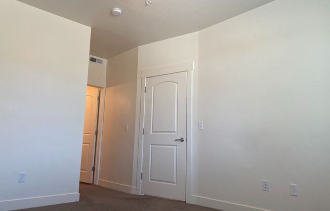 2 beds, 2 baths, 964 sqft, $1,550, Unit 332