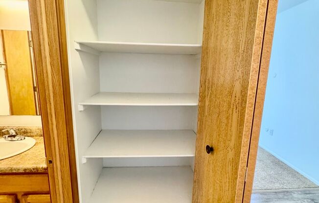 2 beds, 1 bath, 900 sqft, $1,295, Unit 26