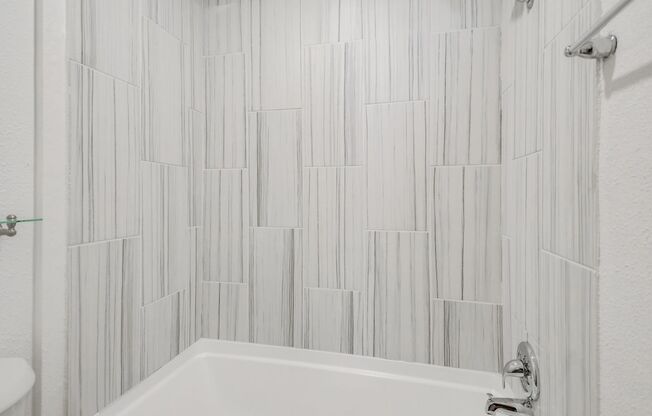 1 bed, 1 bath, 694 sqft, $1,000, Unit 126