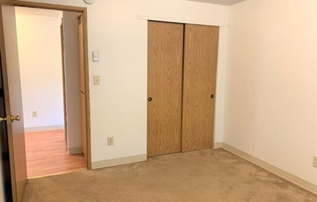 1 bed, 1 bath, 576 sqft, $1,195, Unit 12