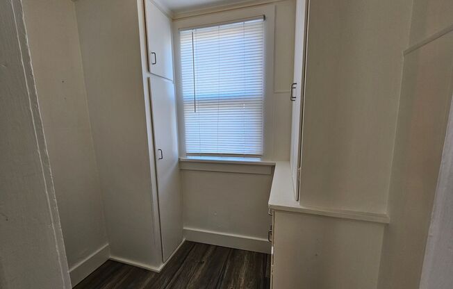 2 beds, 1 bath, $1,000