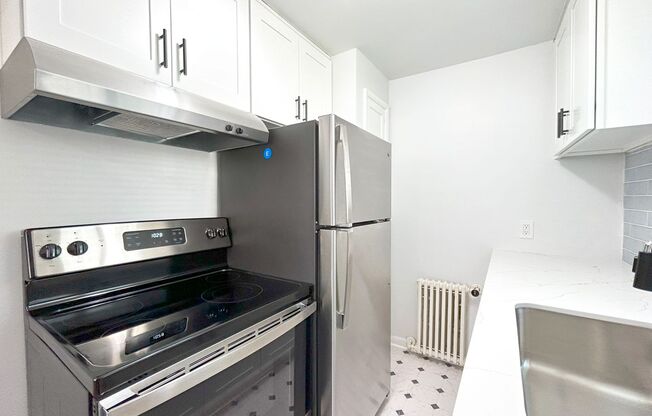 1 bed, 1 bath, 670 sqft, $1,995, Unit Hamrick 105