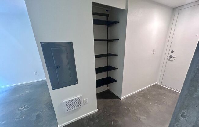Studio, 1 bath, 310 sqft, $1,280, Unit 205