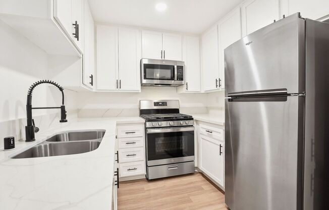 1 bed, 1 bath, 700 sqft, $1,748, Unit 214